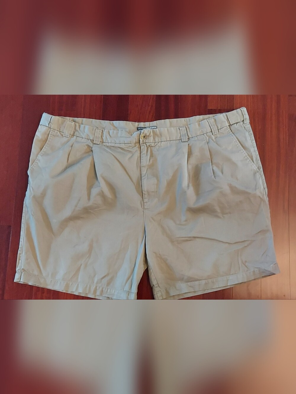 Men's Size 58 Classic Khaki Pleated Shorts